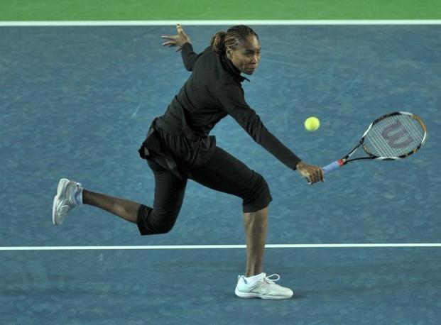 Dal bianco... al nero:  Venus Williams a Hong Kong nel 2009. Afp